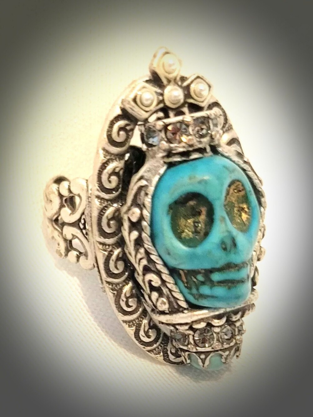 Sweet Romance Turquoise Skull Queen Ring